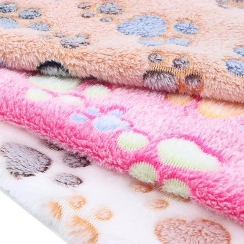 Cute Cartoon Soft Fluffy Pet Blanket – Comfortable Coral Fleece for Dogs & Cats